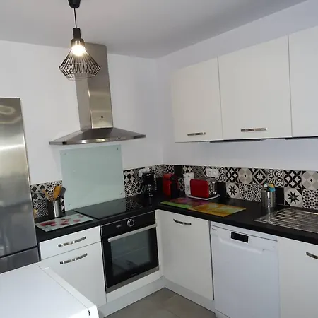 Apartment T4 Proche Avec Garage, Climatisation - Fr-1-833-14 *